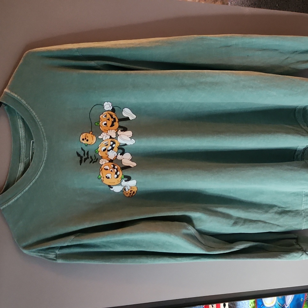 Alex Blom Creates Long Sleeve Crewneck Pumpkin Graphic T Shirt Top
